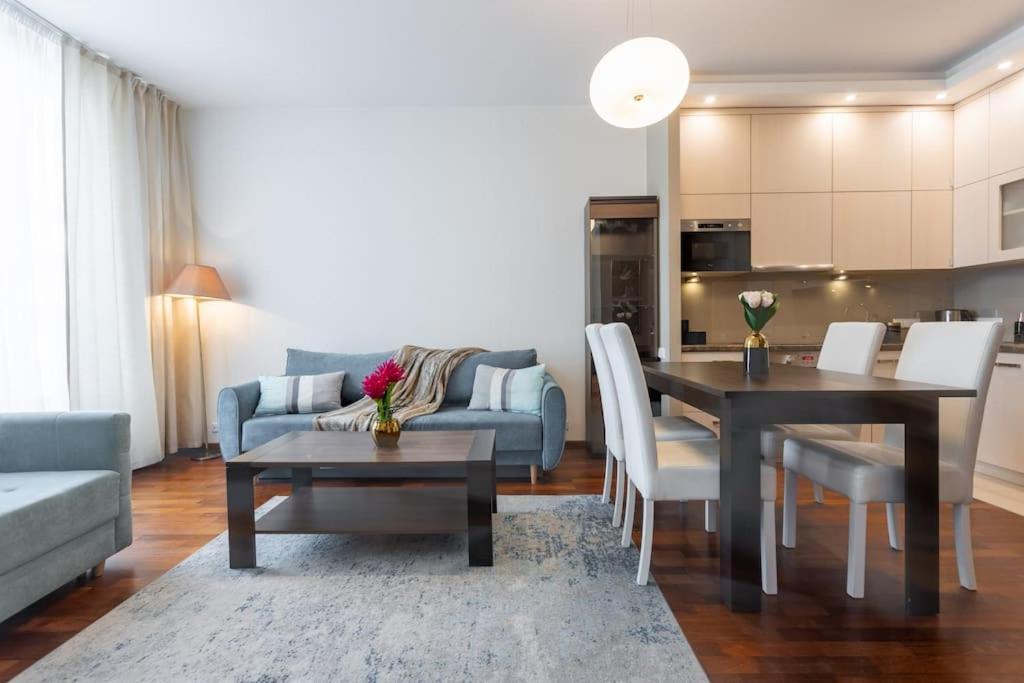 Urban Chic - One Bedroom - Center&stawki Apartament Warszawa